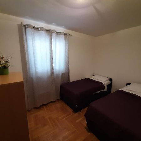 Apartment Jelena Trogir Bagian luar foto