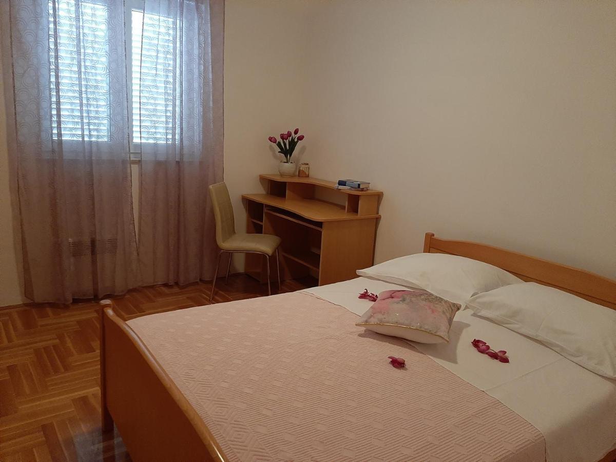 Apartment Jelena Trogir Bagian luar foto
