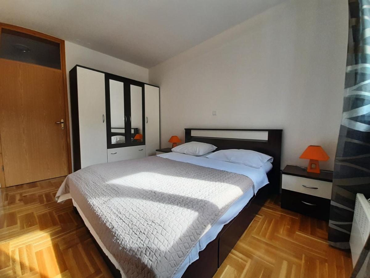 Apartment Jelena Trogir Bagian luar foto