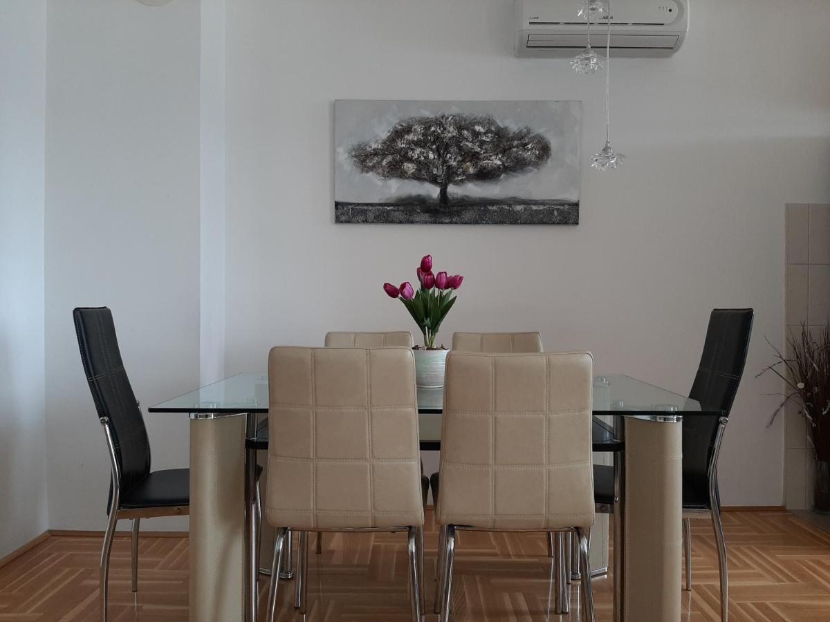 Apartment Jelena Trogir Bagian luar foto